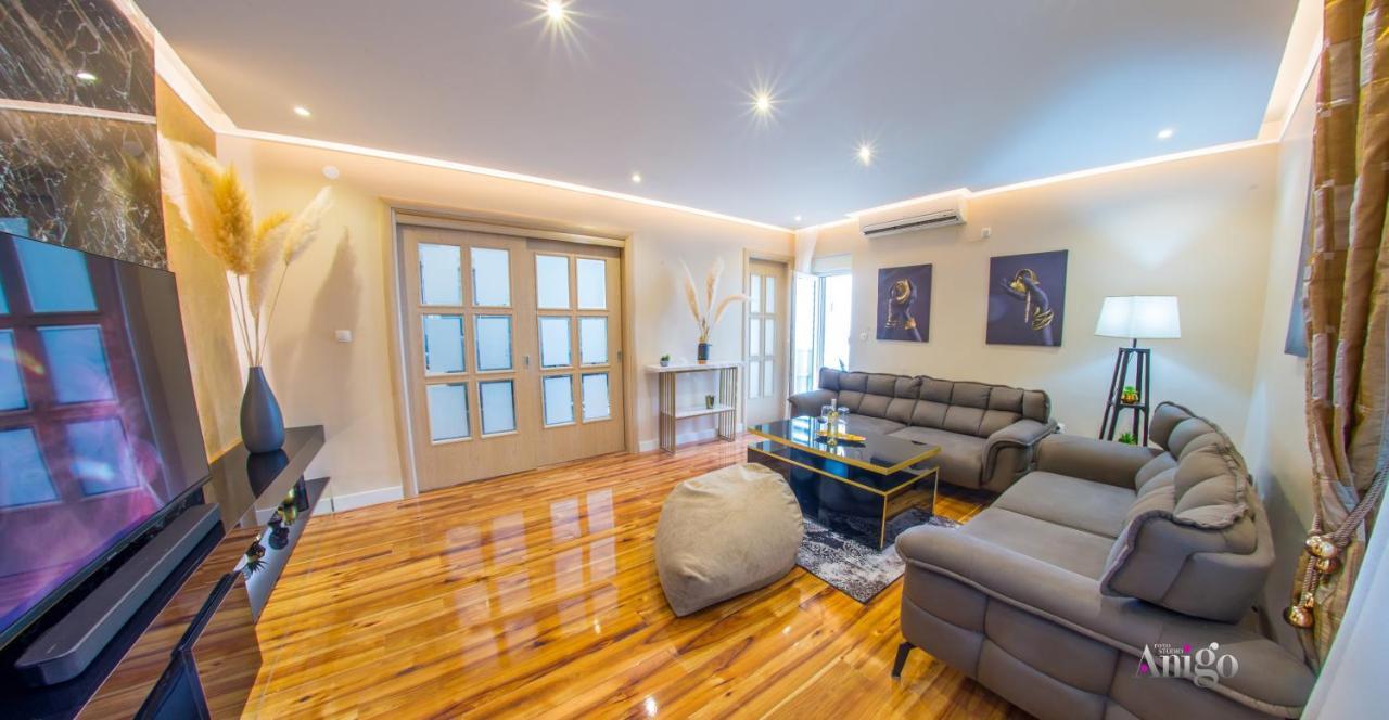 Luxury Apartment Black And Gold Mostar Bagian luar foto