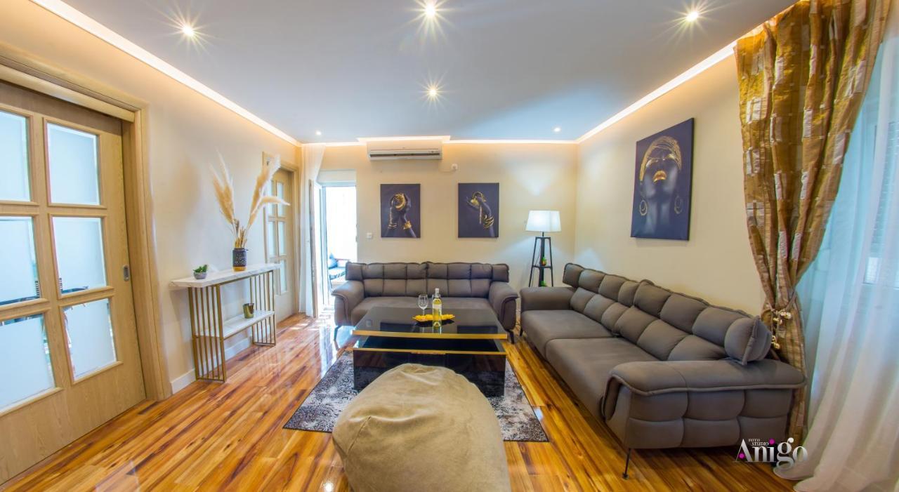 Luxury Apartment Black And Gold Mostar Bagian luar foto