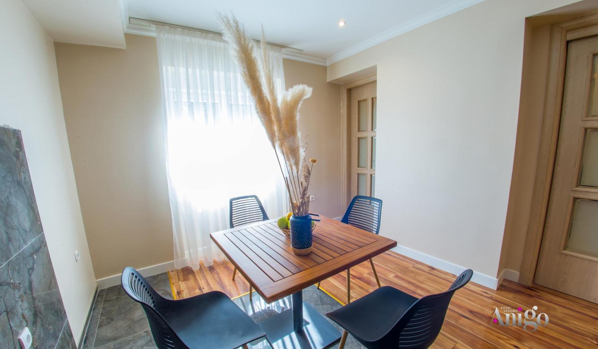 Luxury Apartment Black And Gold Mostar Bagian luar foto