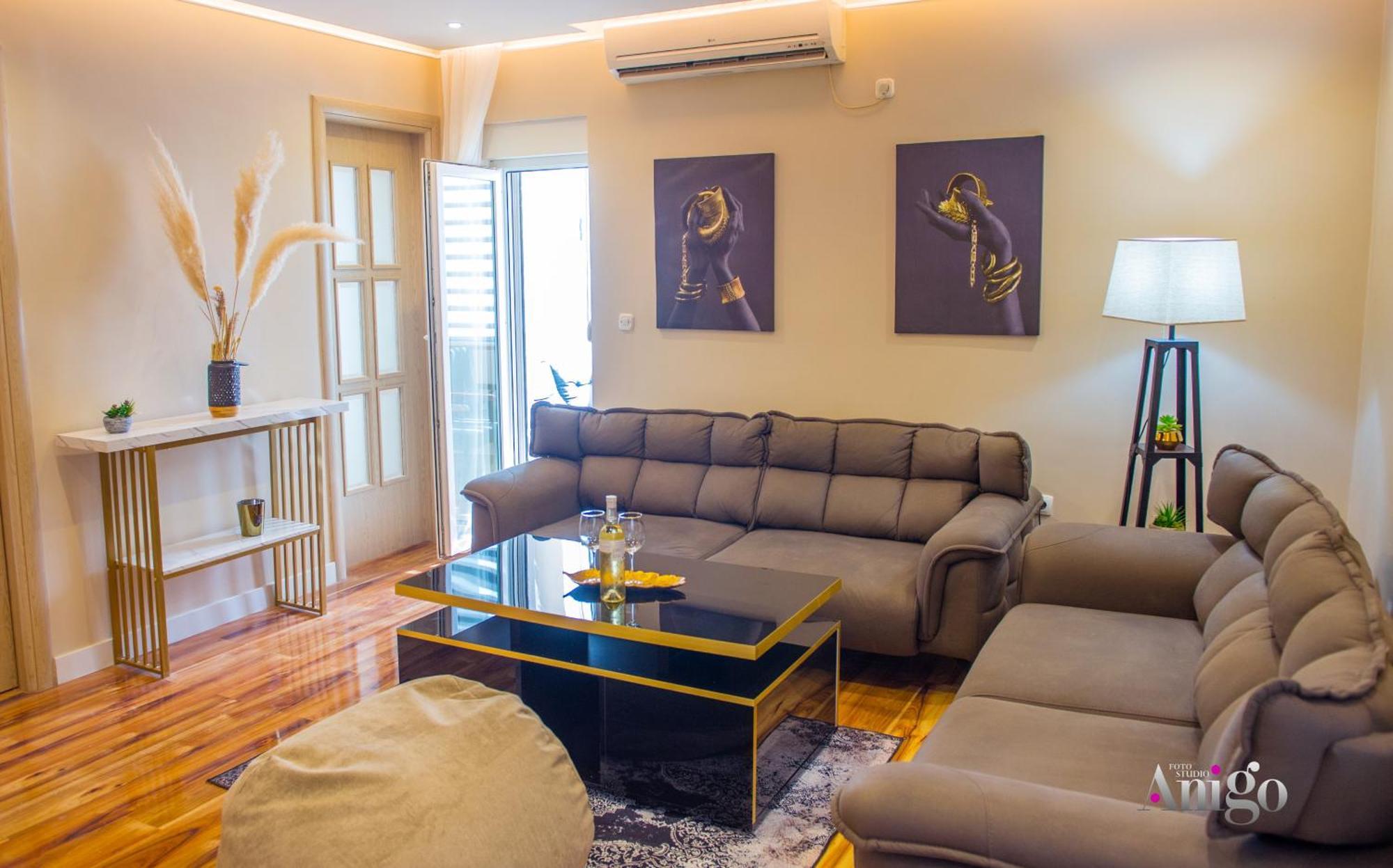 Luxury Apartment Black And Gold Mostar Bagian luar foto