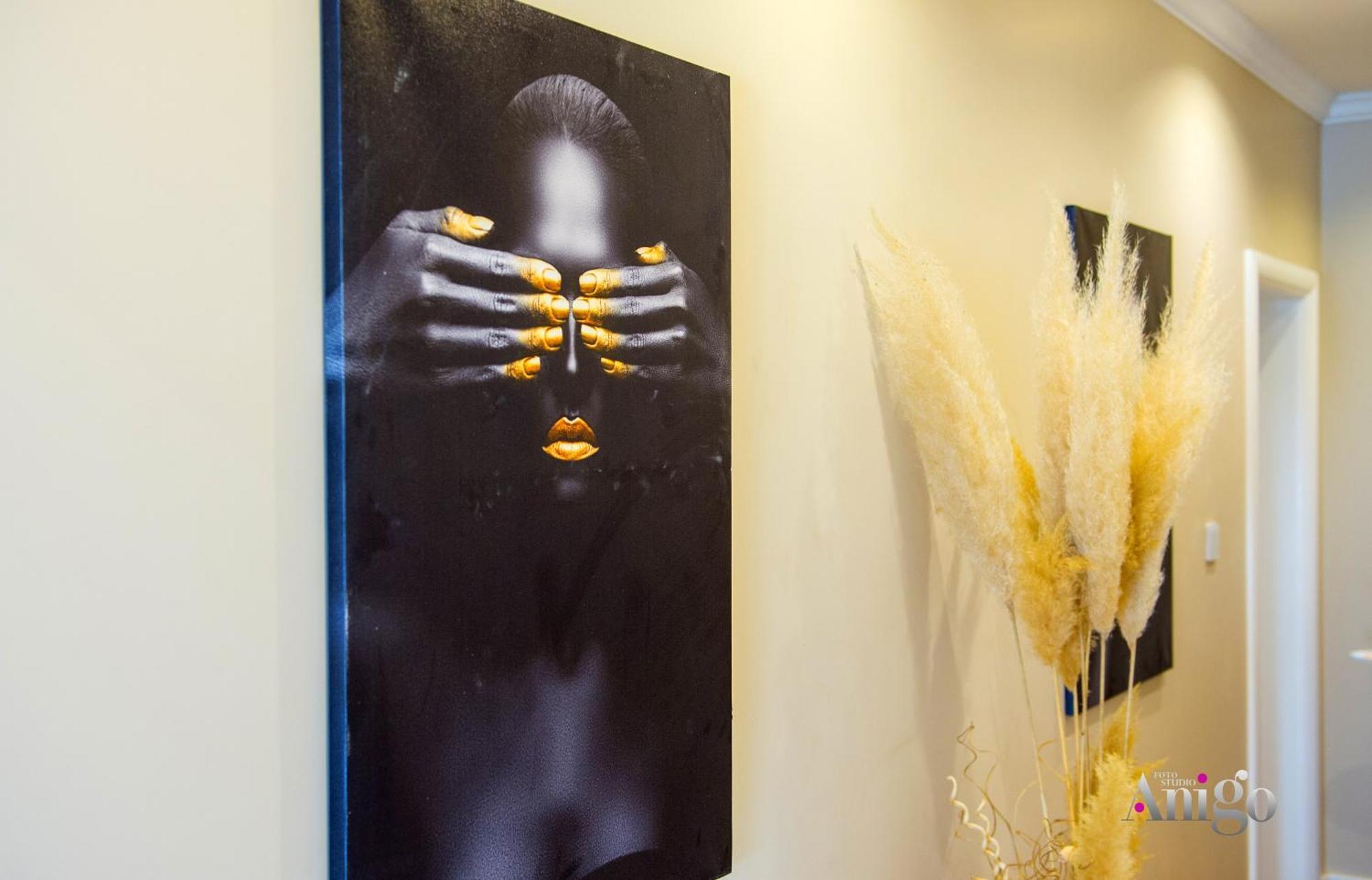 Luxury Apartment Black And Gold Mostar Bagian luar foto