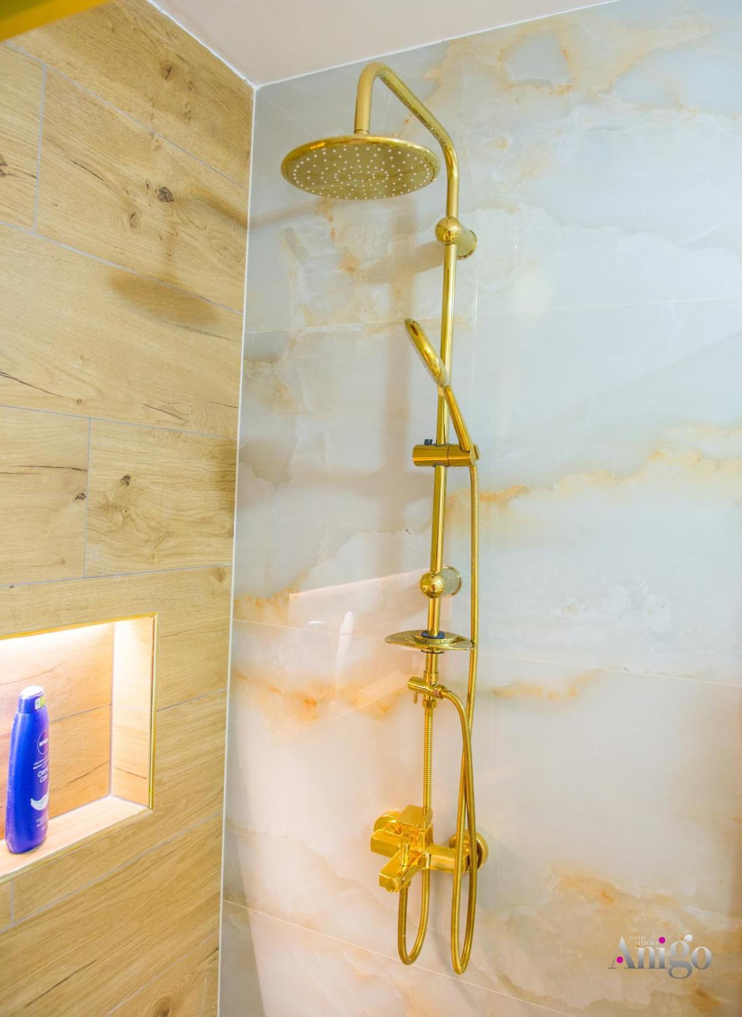 Luxury Apartment Black And Gold Mostar Bagian luar foto