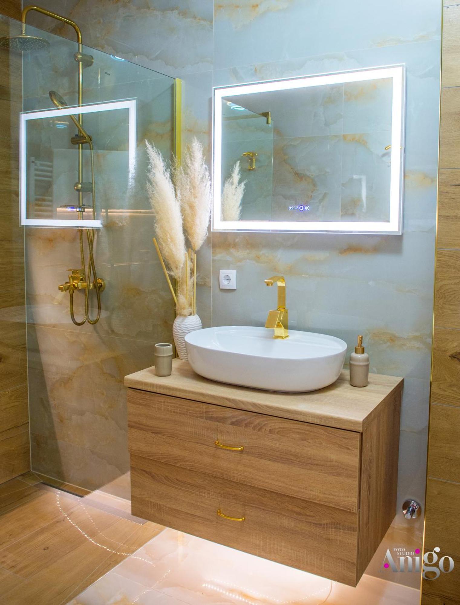 Luxury Apartment Black And Gold Mostar Bagian luar foto