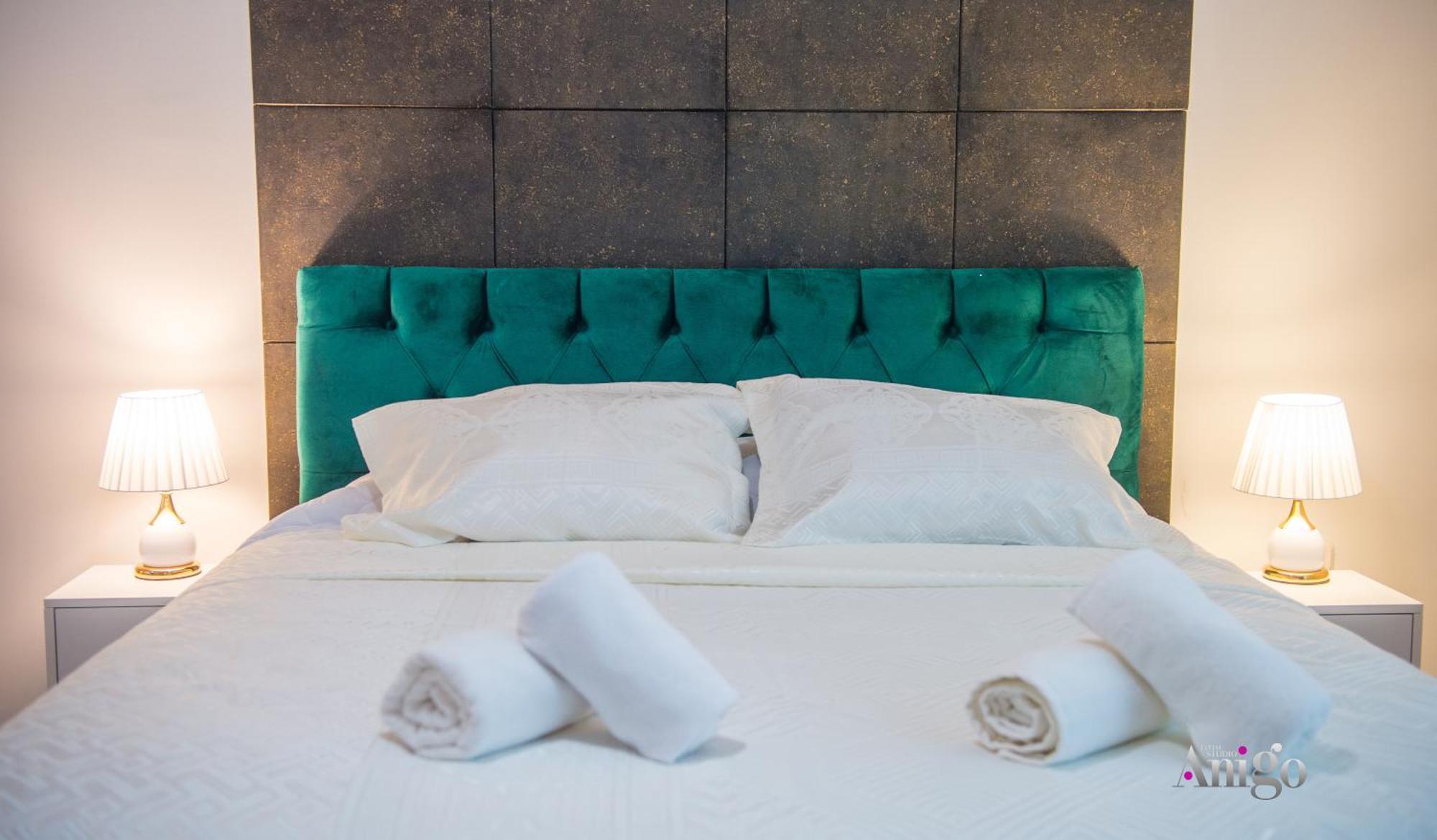 Luxury Apartment Black And Gold Mostar Bagian luar foto