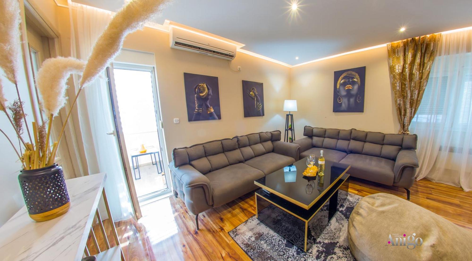 Luxury Apartment Black And Gold Mostar Bagian luar foto